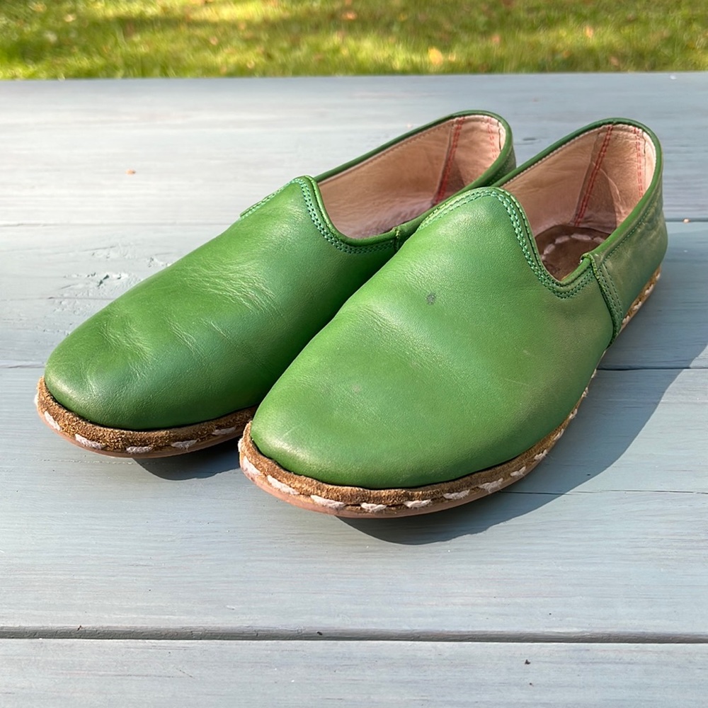 Sabah Vibrant Green Leather Slip-On Flats